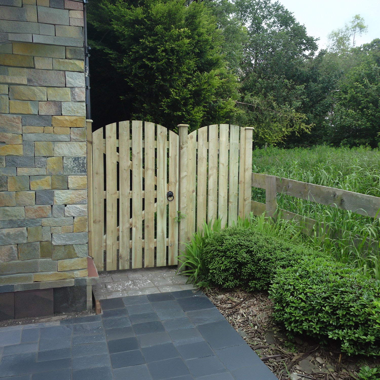 Arched Top Paling Gate – UK Deck IT